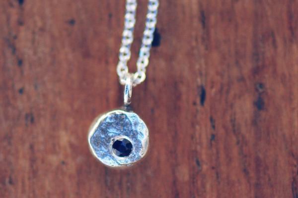 Pebble sterling silver necklace necklace Amanda K Lockrow 16 inches blue sapphire shiny silver chain