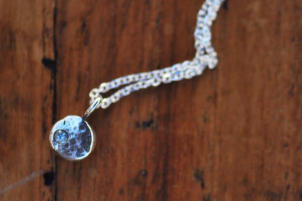 Pebble sterling silver necklace necklace Amanda K Lockrow 16 inches aquamarine shiny silver chain