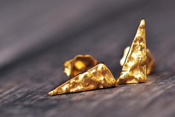 18k yellow vermeil triangle studs earrings Amanda K Lockrow
