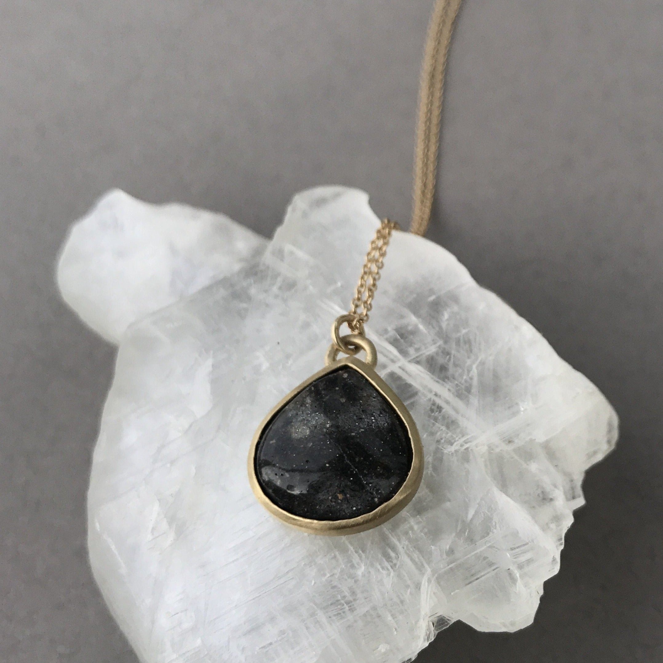 Mexican Opal Alvina Necklace - 14k gold | Fine Collection